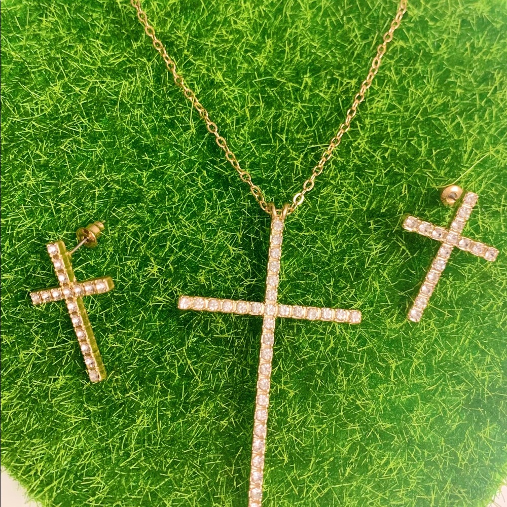 Pretty simple cross earrings